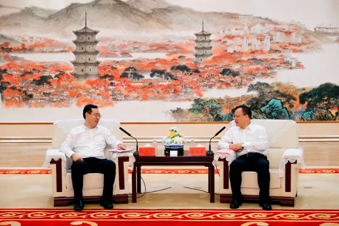 蔡战胜与北京市东城区区长陈献森一行座谈交流