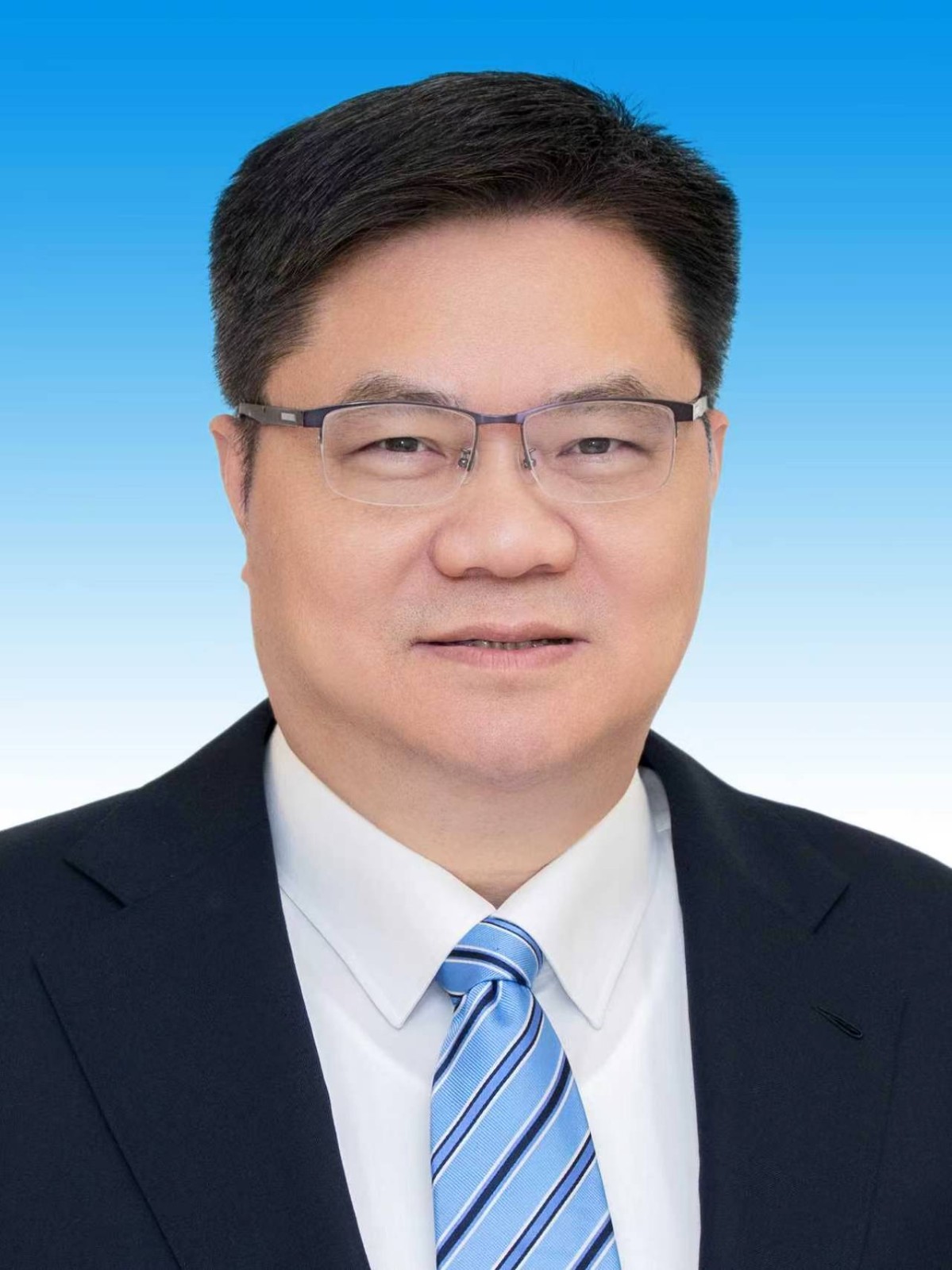 侯为东